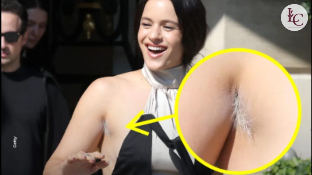 Rosalía Semana de Moda Paris e os pelos despigmentados